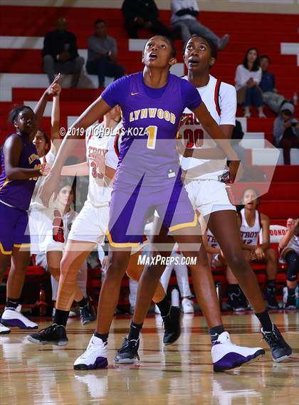Thumbnail 1 in Lynwood vs. Troy (Battle at the Beach) photogallery.