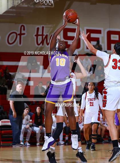 Thumbnail 1 in Lynwood vs. Troy (Battle at the Beach) photogallery.