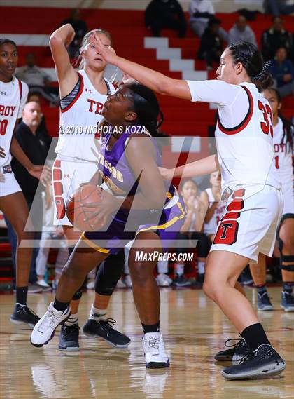 Thumbnail 2 in Lynwood vs. Troy (Battle at the Beach) photogallery.