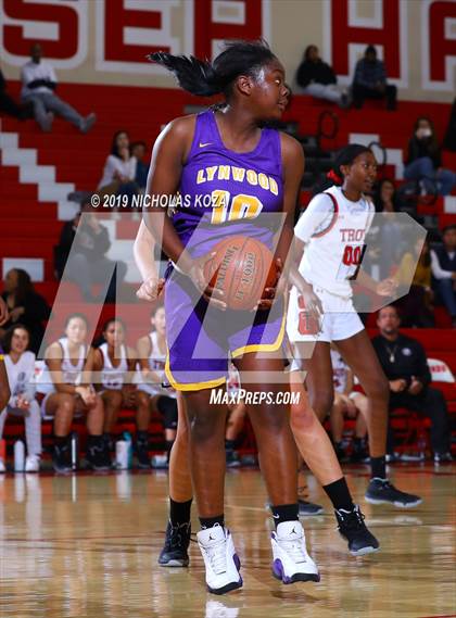 Thumbnail 2 in Lynwood vs. Troy (Battle at the Beach) photogallery.