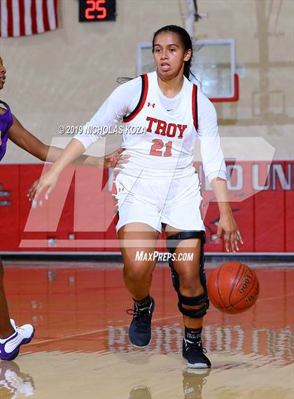 Thumbnail 2 in Lynwood vs. Troy (Battle at the Beach) photogallery.