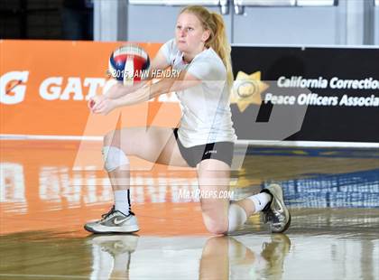 Thumbnail 2 in Menlo School @ Point Loma (CIF State D4 Final) photogallery.