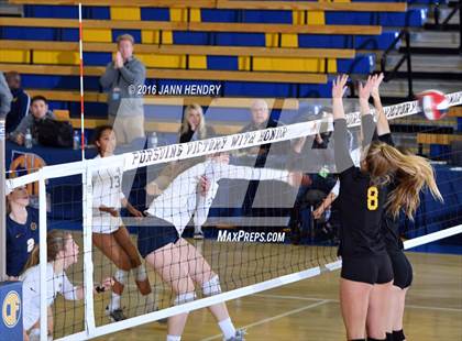 Thumbnail 1 in Menlo School @ Point Loma (CIF State D4 Final) photogallery.