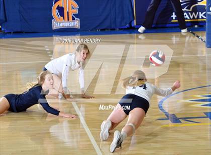 Thumbnail 2 in Menlo School @ Point Loma (CIF State D4 Final) photogallery.