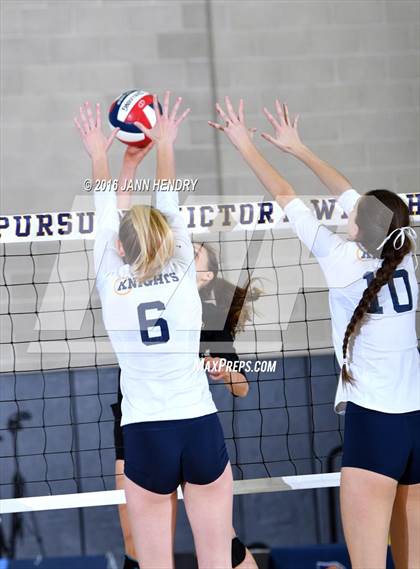 Thumbnail 2 in Menlo School @ Point Loma (CIF State D4 Final) photogallery.
