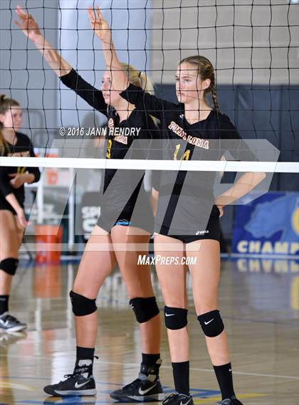 Thumbnail 2 in Menlo School @ Point Loma (CIF State D4 Final) photogallery.
