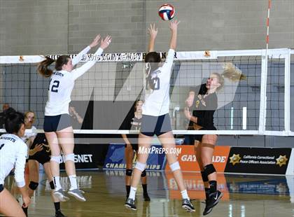 Thumbnail 3 in Menlo School @ Point Loma (CIF State D4 Final) photogallery.