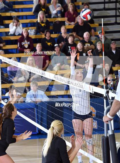 Thumbnail 2 in Menlo School @ Point Loma (CIF State D4 Final) photogallery.