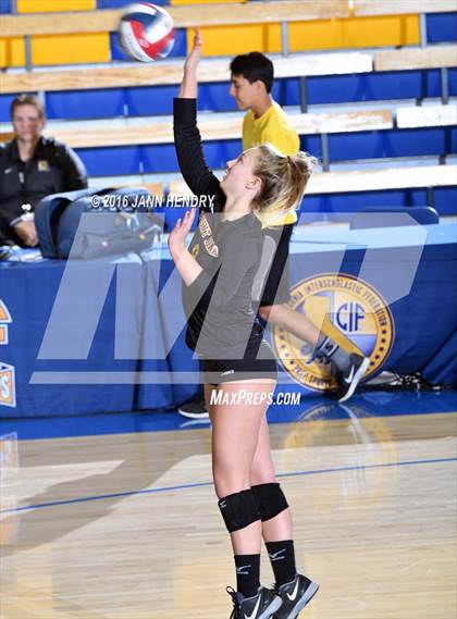 Thumbnail 2 in Menlo School @ Point Loma (CIF State D4 Final) photogallery.