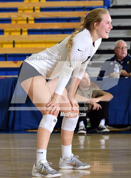Thumbnail 2 in Menlo School @ Point Loma (CIF State D4 Final) photogallery.