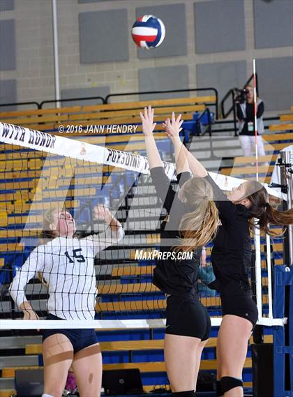 Thumbnail 1 in Menlo School @ Point Loma (CIF State D4 Final) photogallery.