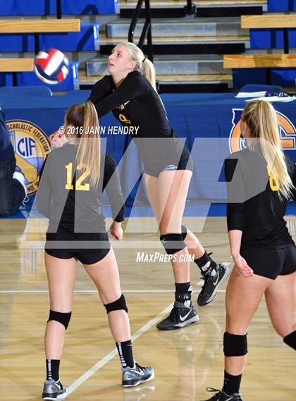Thumbnail 3 in Menlo School @ Point Loma (CIF State D4 Final) photogallery.