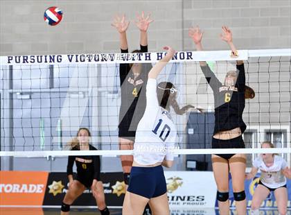 Thumbnail 2 in Menlo School @ Point Loma (CIF State D4 Final) photogallery.
