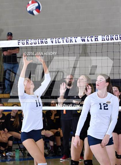 Thumbnail 2 in Menlo School @ Point Loma (CIF State D4 Final) photogallery.