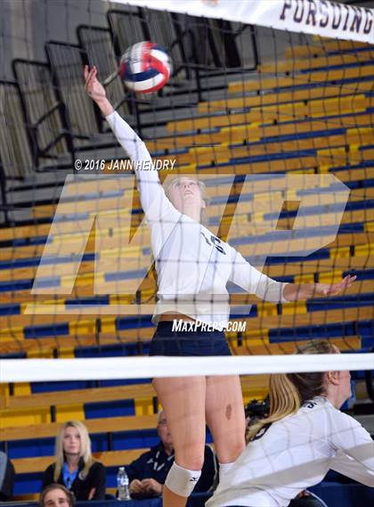 Thumbnail 2 in Menlo School @ Point Loma (CIF State D4 Final) photogallery.