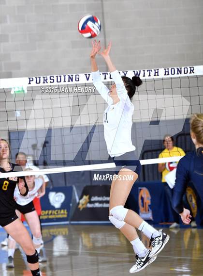 Thumbnail 3 in Menlo School @ Point Loma (CIF State D4 Final) photogallery.