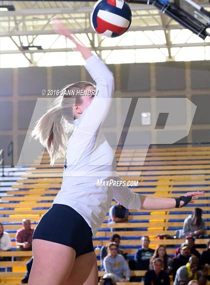 Thumbnail 1 in Menlo School @ Point Loma (CIF State D4 Final) photogallery.