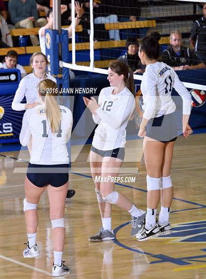 Thumbnail 2 in Menlo School @ Point Loma (CIF State D4 Final) photogallery.