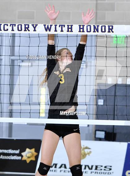 Thumbnail 1 in Menlo School @ Point Loma (CIF State D4 Final) photogallery.