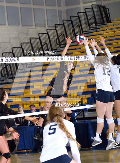 Thumbnail 3 in Menlo School @ Point Loma (CIF State D4 Final) photogallery.