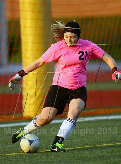 Thumbnail 2 in Olathe East vs. South photogallery.