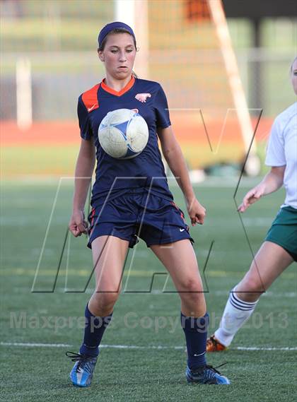 Thumbnail 2 in Olathe East vs. South photogallery.