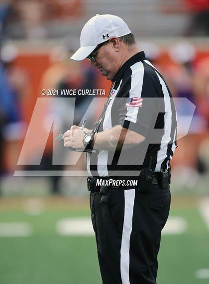 Thumbnail 1 in Westlake vs. Vandegrift (UIL 6A D2 Quarterfinal Playoff) photogallery.