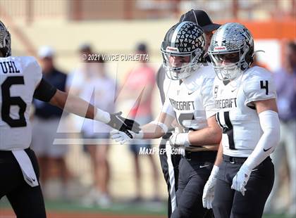 Thumbnail 3 in Westlake vs. Vandegrift (UIL 6A D2 Quarterfinal Playoff) photogallery.
