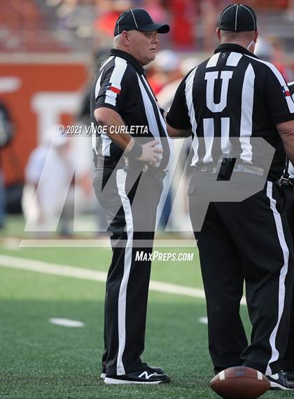 Thumbnail 1 in Westlake vs. Vandegrift (UIL 6A D2 Quarterfinal Playoff) photogallery.