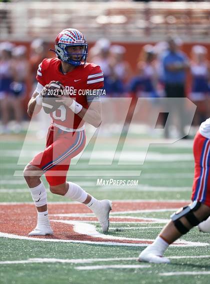 Thumbnail 1 in Westlake vs. Vandegrift (UIL 6A D2 Quarterfinal Playoff) photogallery.