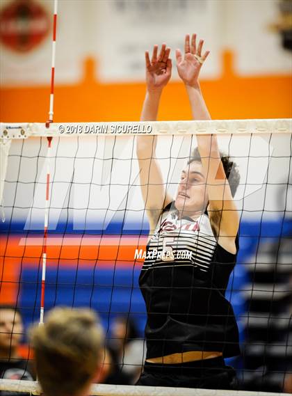 Thumbnail 1 in Red Mountain vs Prescott (Westwood Invitational) photogallery.