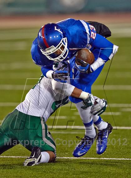 Thumbnail 2 in Folsom vs. De La Salle (CIF NorCal Regional Open Division Final) photogallery.