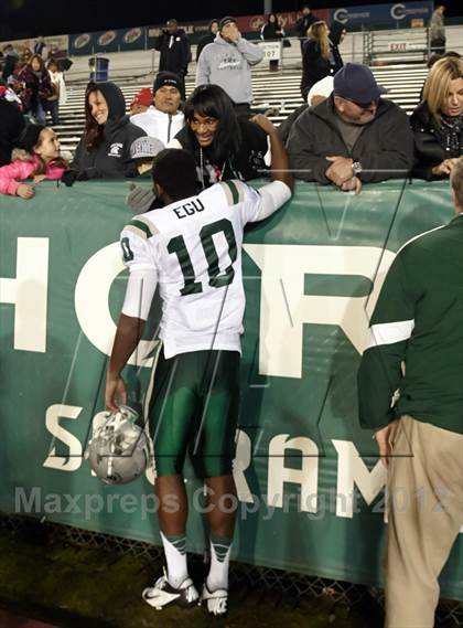 Thumbnail 3 in Folsom vs. De La Salle (CIF NorCal Regional Open Division Final) photogallery.