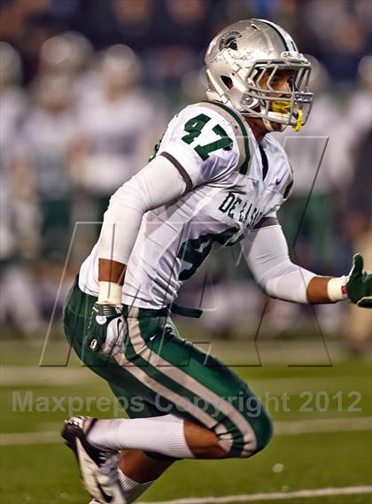 Thumbnail 2 in Folsom vs. De La Salle (CIF NorCal Regional Open Division Final) photogallery.