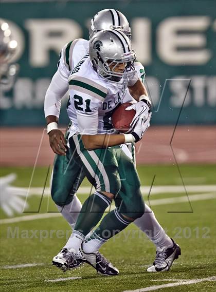 Thumbnail 2 in Folsom vs. De La Salle (CIF NorCal Regional Open Division Final) photogallery.