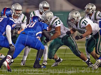 Thumbnail 3 in Folsom vs. De La Salle (CIF NorCal Regional Open Division Final) photogallery.
