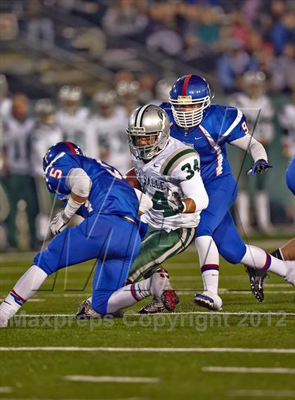 Thumbnail 2 in Folsom vs. De La Salle (CIF NorCal Regional Open Division Final) photogallery.