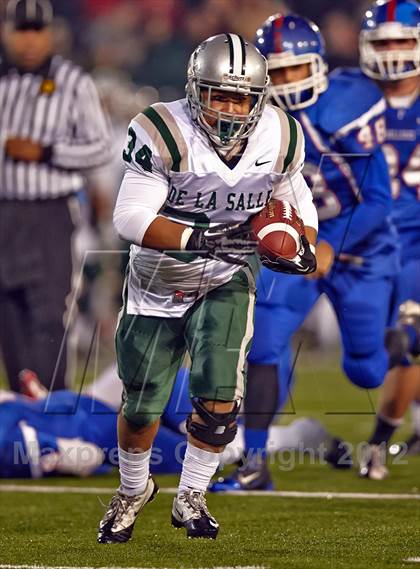 Thumbnail 2 in Folsom vs. De La Salle (CIF NorCal Regional Open Division Final) photogallery.