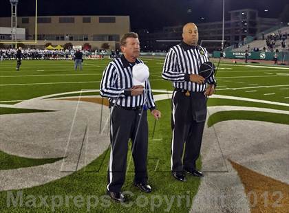 Thumbnail 2 in Folsom vs. De La Salle (CIF NorCal Regional Open Division Final) photogallery.