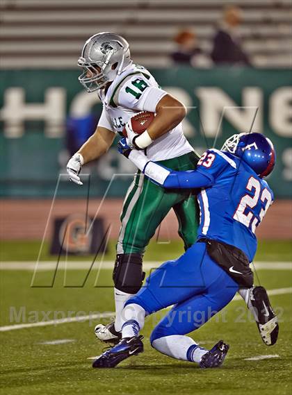 Thumbnail 1 in Folsom vs. De La Salle (CIF NorCal Regional Open Division Final) photogallery.