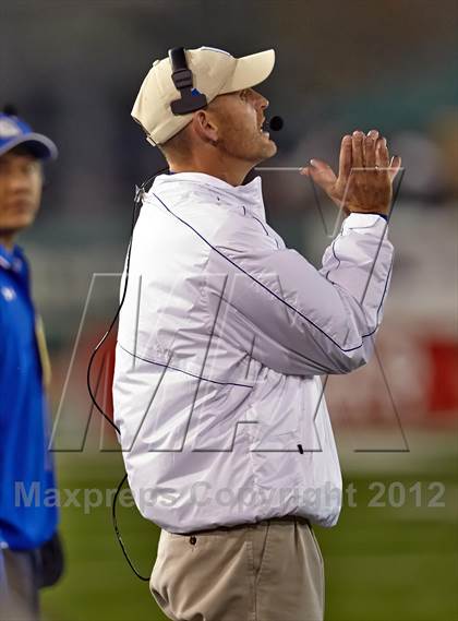 Thumbnail 2 in Folsom vs. De La Salle (CIF NorCal Regional Open Division Final) photogallery.
