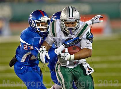 Thumbnail 2 in Folsom vs. De La Salle (CIF NorCal Regional Open Division Final) photogallery.