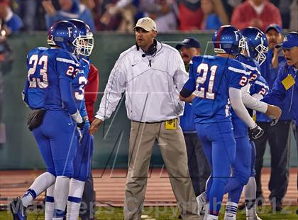 Thumbnail 3 in Folsom vs. De La Salle (CIF NorCal Regional Open Division Final) photogallery.