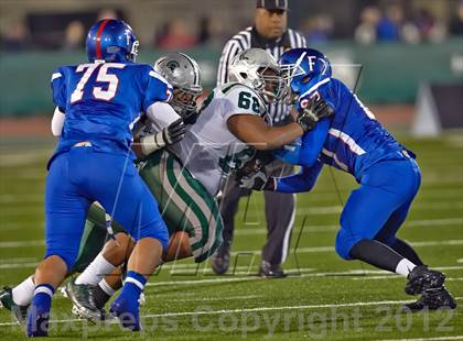 Thumbnail 3 in Folsom vs. De La Salle (CIF NorCal Regional Open Division Final) photogallery.