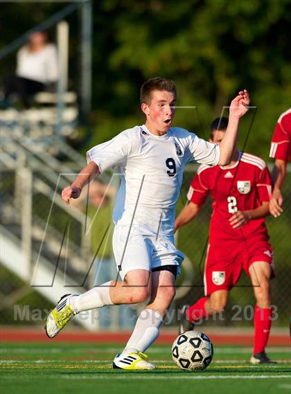 Thumbnail 3 in Smithtown East @ Smithtown West photogallery.