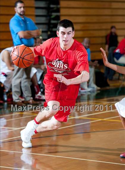 Thumbnail 1 in Leuzinger vs Burroughs (Santa Barbara Holiday Classic) photogallery.