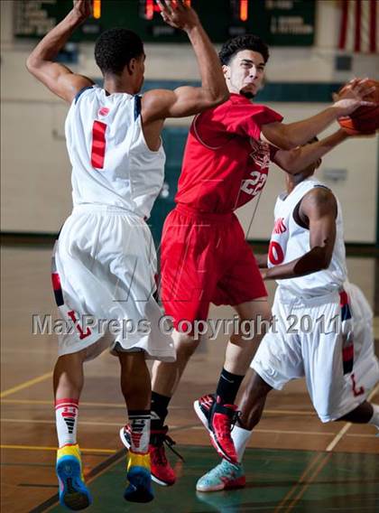 Thumbnail 1 in Leuzinger vs Burroughs (Santa Barbara Holiday Classic) photogallery.