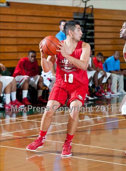 Thumbnail 2 in Leuzinger vs Burroughs (Santa Barbara Holiday Classic) photogallery.