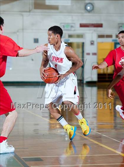 Thumbnail 2 in Leuzinger vs Burroughs (Santa Barbara Holiday Classic) photogallery.