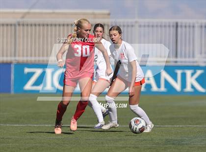 Thumbnail 2 in Manti vs. Ogden (UHSAA 3A Semifinal) photogallery.